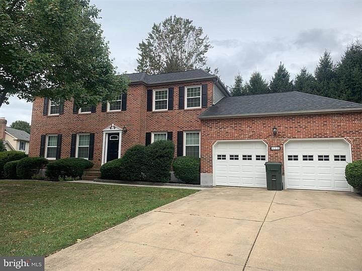 1st image of 18 Hidden Valley Dr