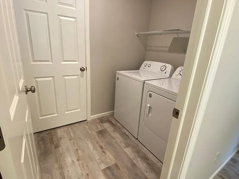 1539B Gunston Dr — Photo 7