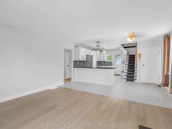 3rd image of 76 Johnston St