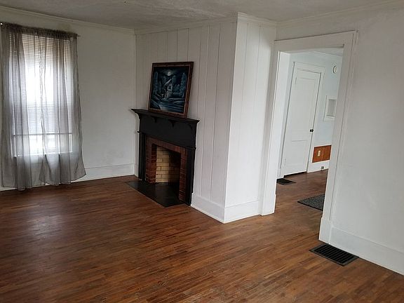 3rd image of 1208 Grand Ave