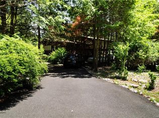 1 Galileo Ct, Suffern, NY 10901
