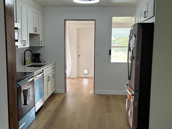 3rd image of 44 Alamanda Dr
