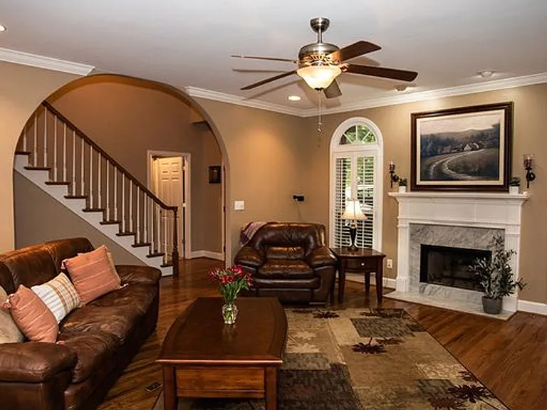 1120 Shades Crest Rd — Photo 9