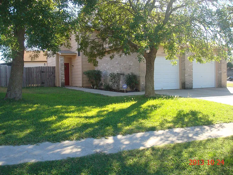 1244 Royal Crest Dr — Photo 2