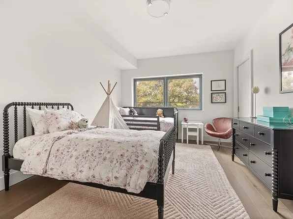 71 Greene Avenue image 11 of 21