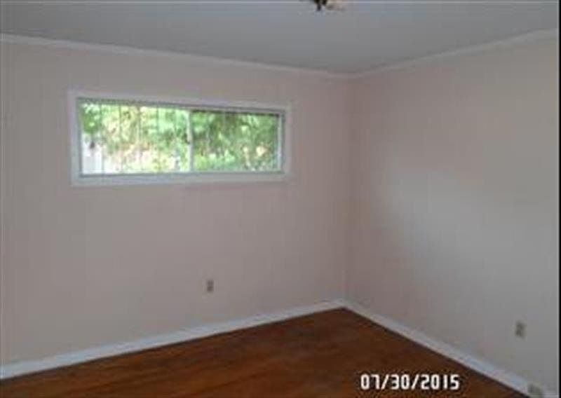 2nd image of 802 N Bennett St