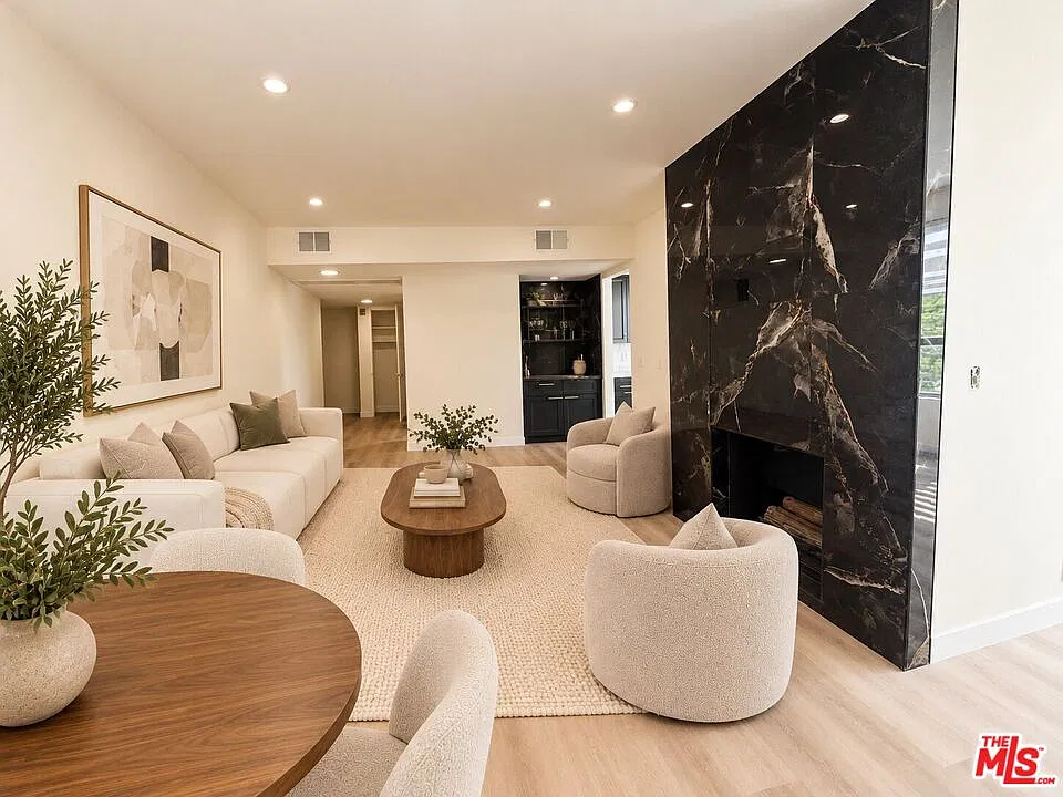 2 bed, 2.0 bath, 1554 sqft, $4,995 — Photo 1