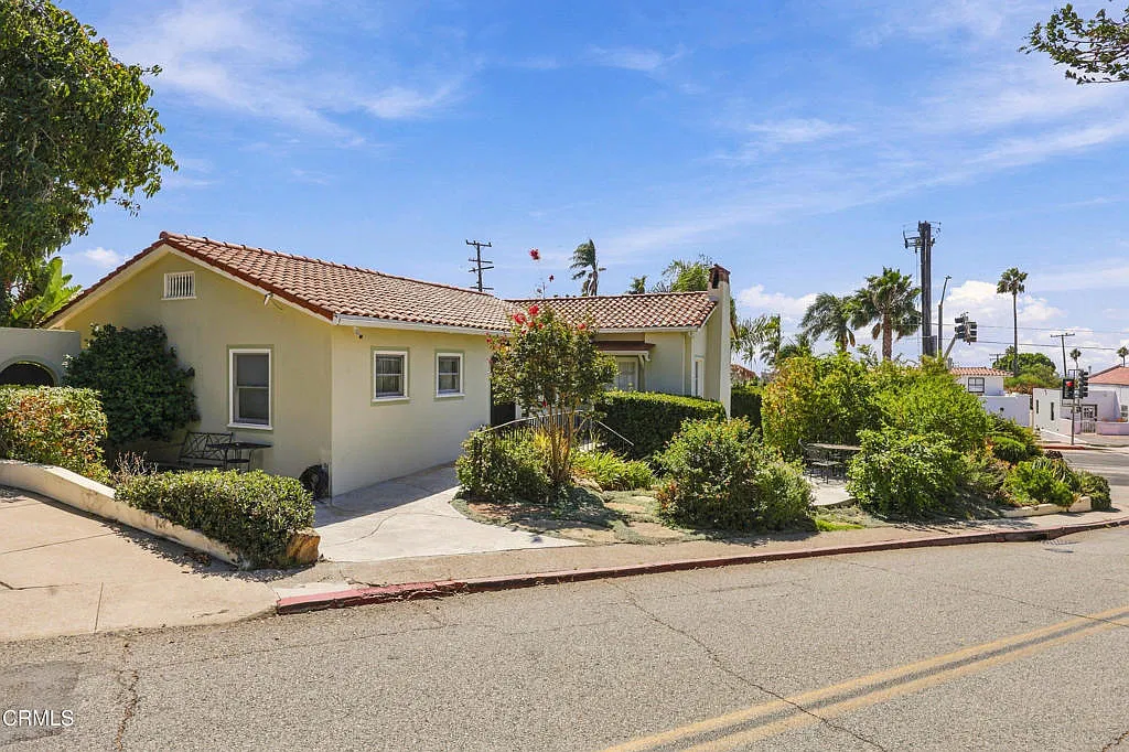 2 bed, 2.0 bath, 1602 sqft, $5,800 — Photo 3