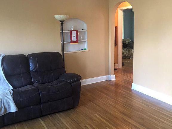 2nd image of 701 Eastwood Dr