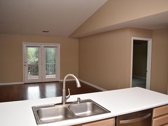 3rd image of 1529 Windridge Pl