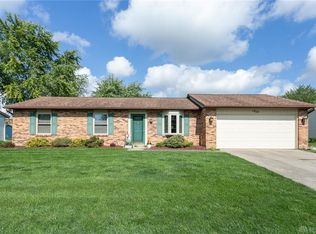 1027 Meadowrun Rd, Englewood, OH 45322