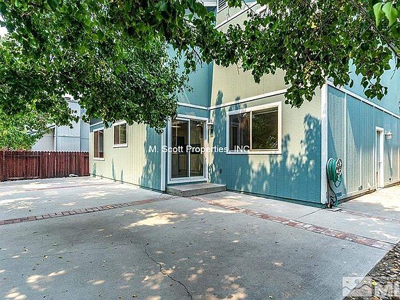 3rd image of 1185 Mill Creek Cir