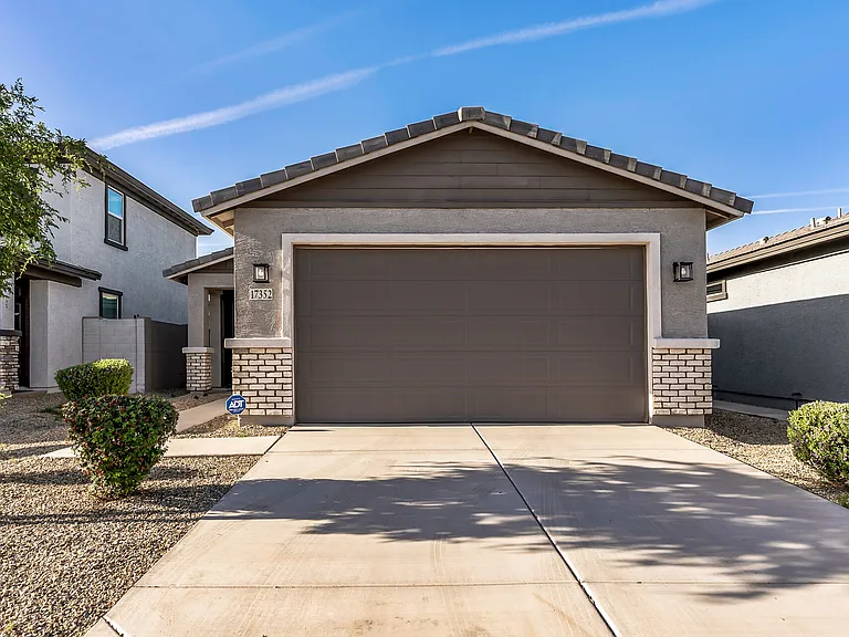 17352 W Paraiso Ln — Photo 25