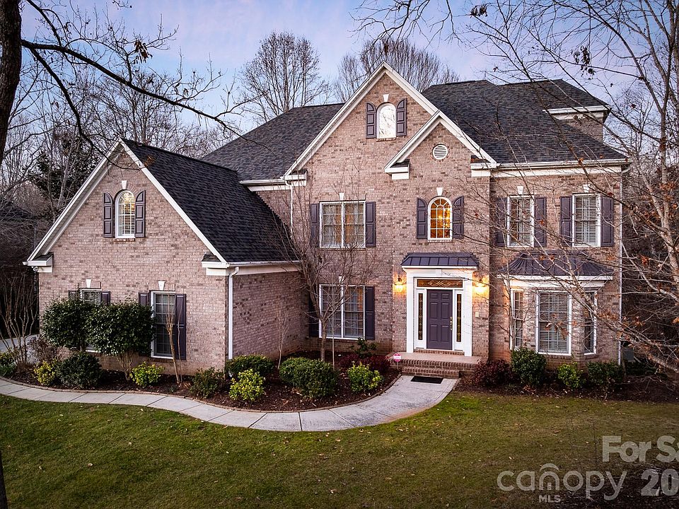 1st image of 1237 Waynewood Dr