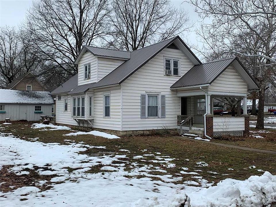 1st image of 202 S Green St
