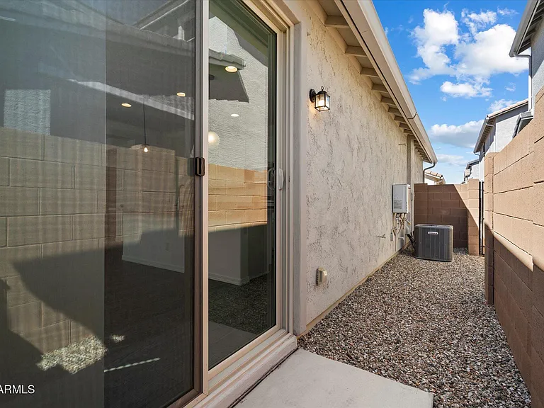 25101 N 141st Ave — Photo 22