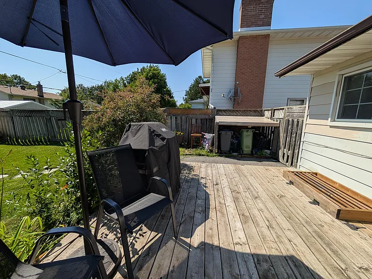835 Pembridge Cres #HOUSE — Photo 17