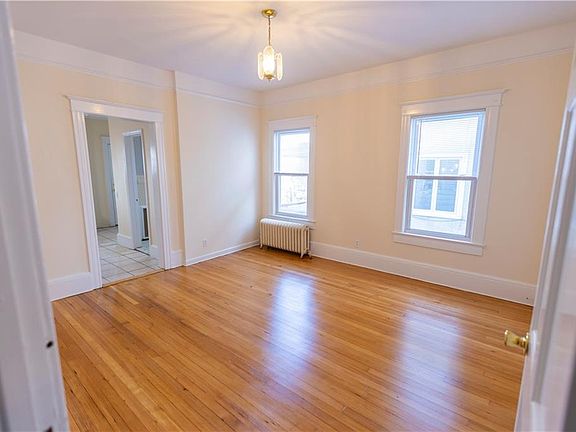 3rd image of 6-8 Archer Pl