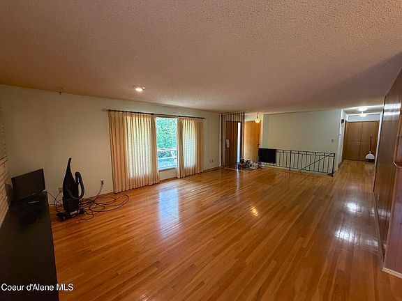 4th image of 202 Fairview Ave