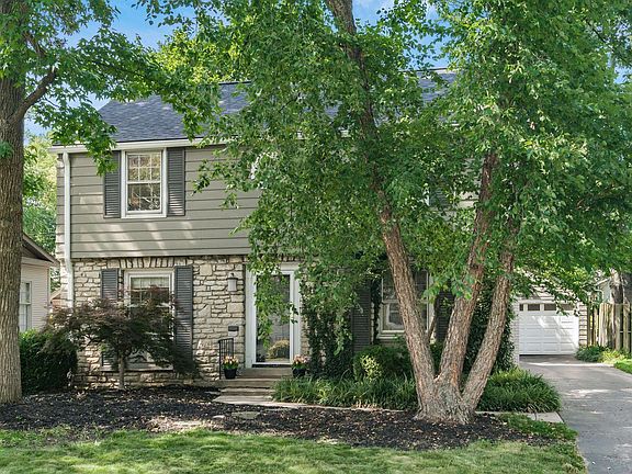 2nd image of 322 Acton Rd