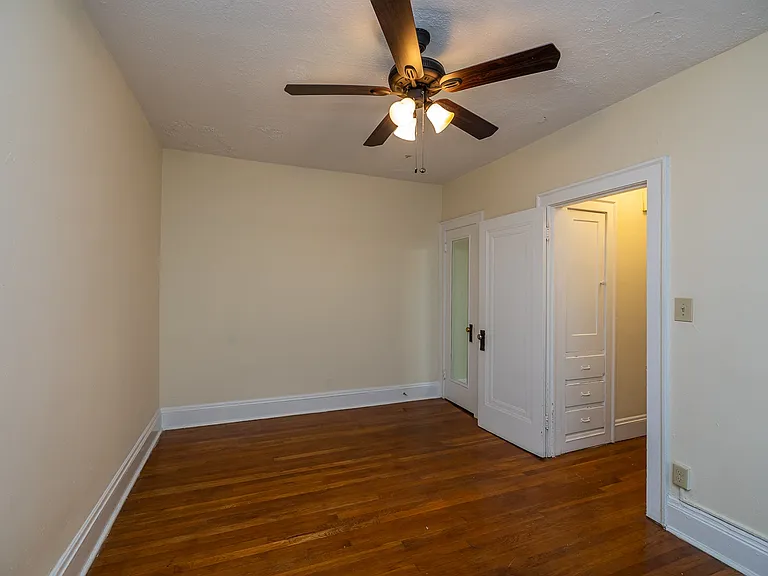 Mapleview Apartments — Photo 25