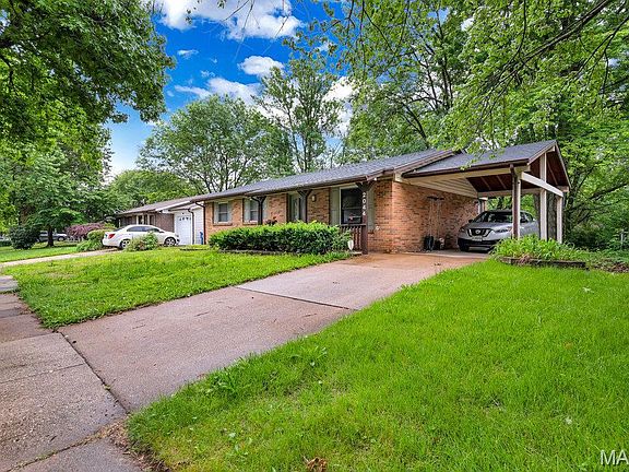 3rd image of 2044 Kingsford Dr