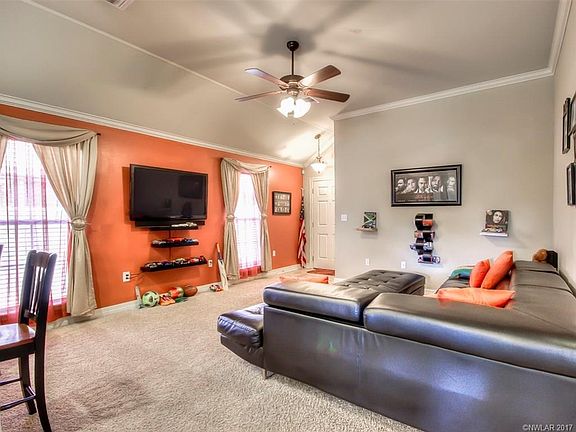 5th image of 567 Whitefield Ln