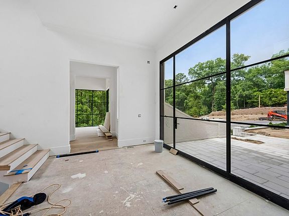 4th image of 4845 Jett Rd