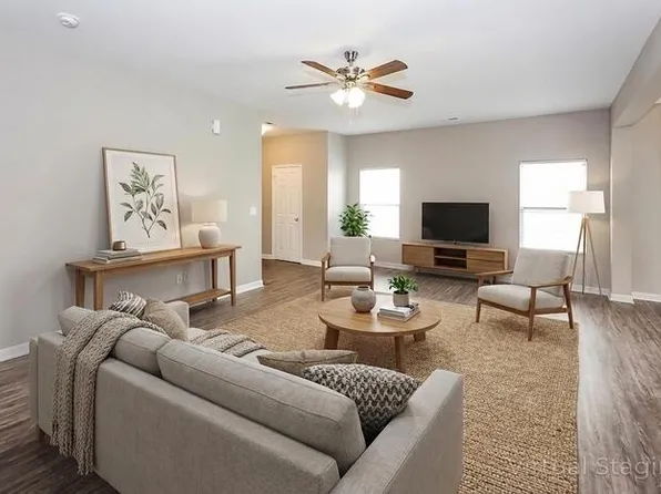 8950 Chalkstone Rd, Charlotte, NC 28216