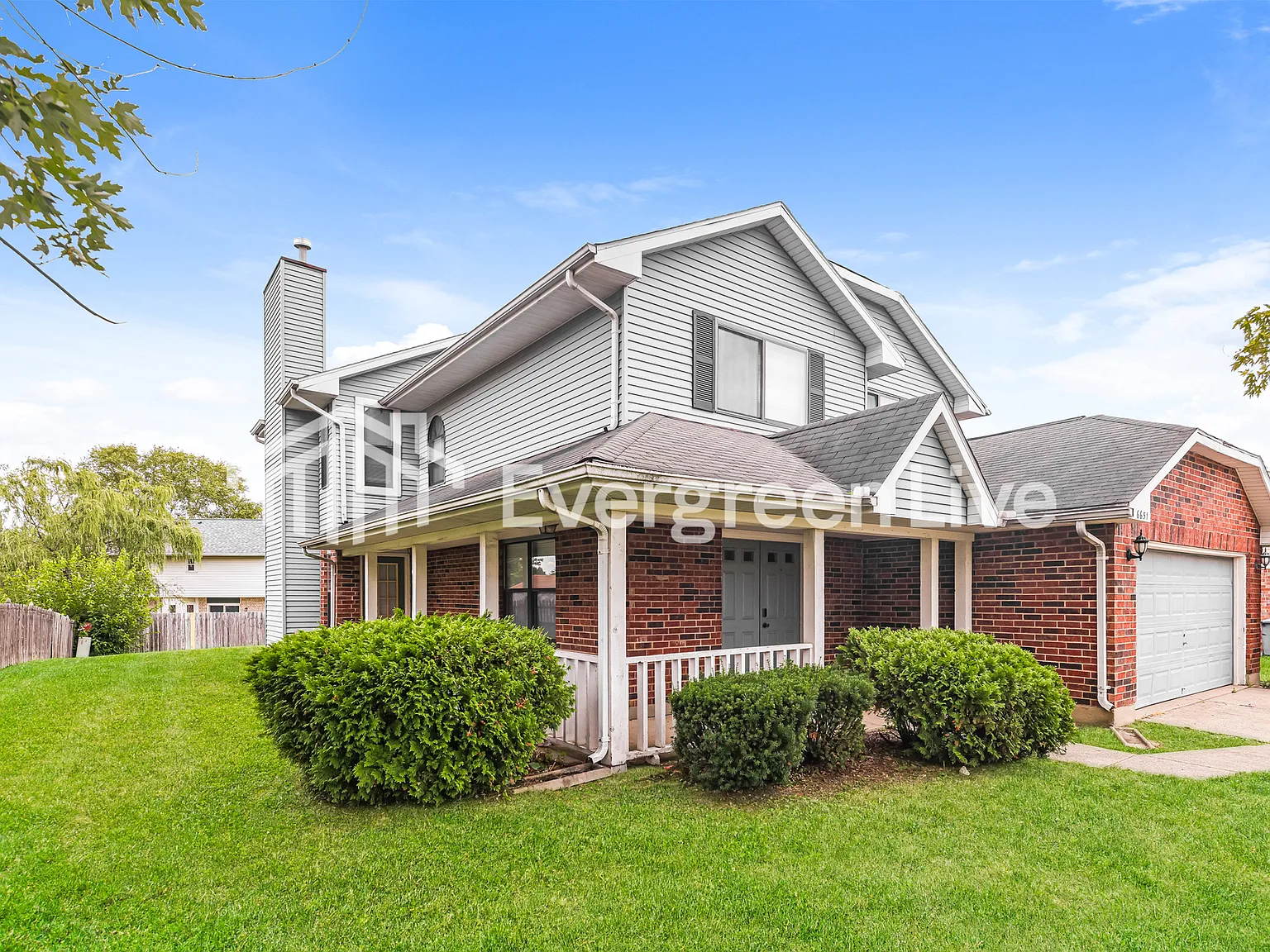 3 bed, 2.0 bath, 2203 sqft, $1,945 — Photo 2