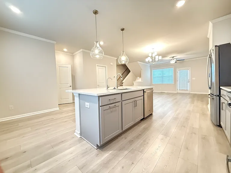 3756 Davis Cir — Photo 14