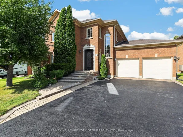 669 Kingsmere Ave, Newmarket, ON L3X 1L5