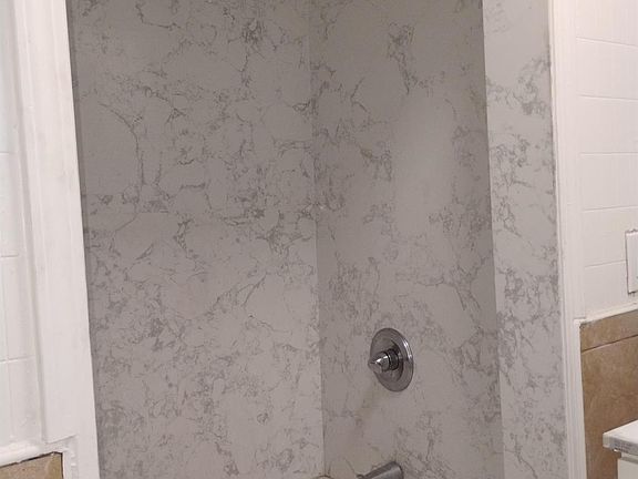 4th image of 2472 Robindale Ave