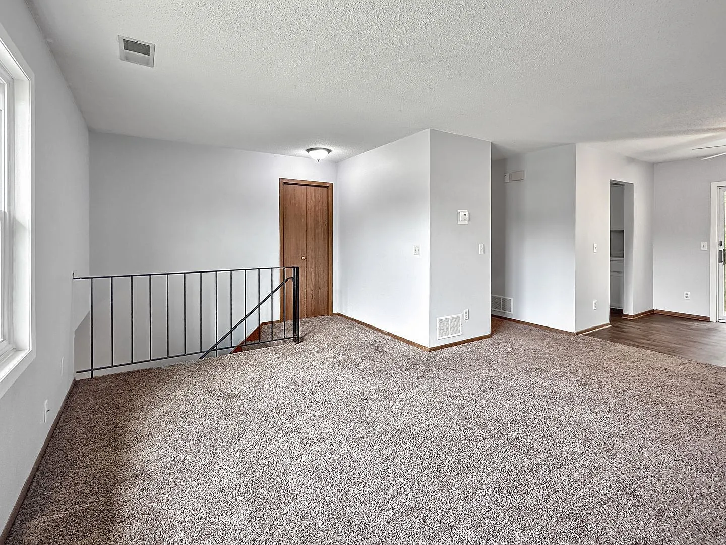 2 bed, 1.0 bath, 1020 sqft, $1,495 — Photo 2