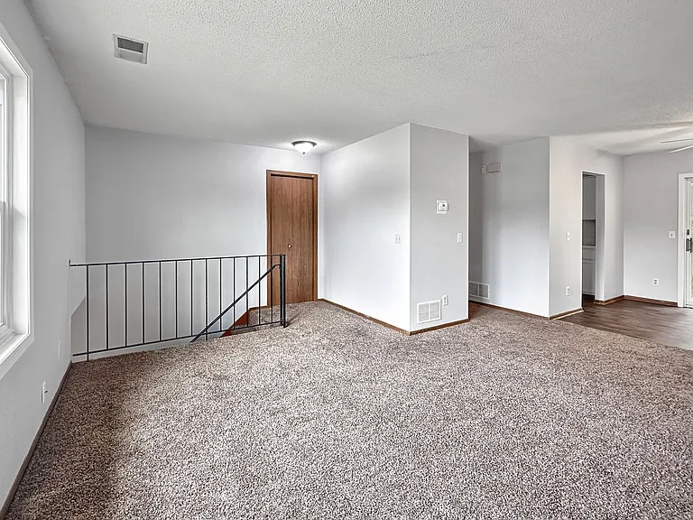 3344 Berwood Ct W — Photo 2