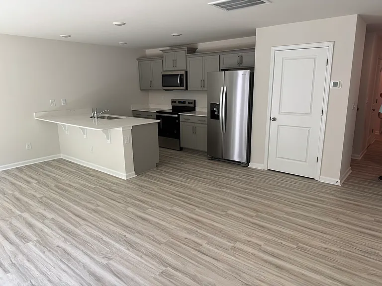 2953 Penninger Cir #83 — Photo 4