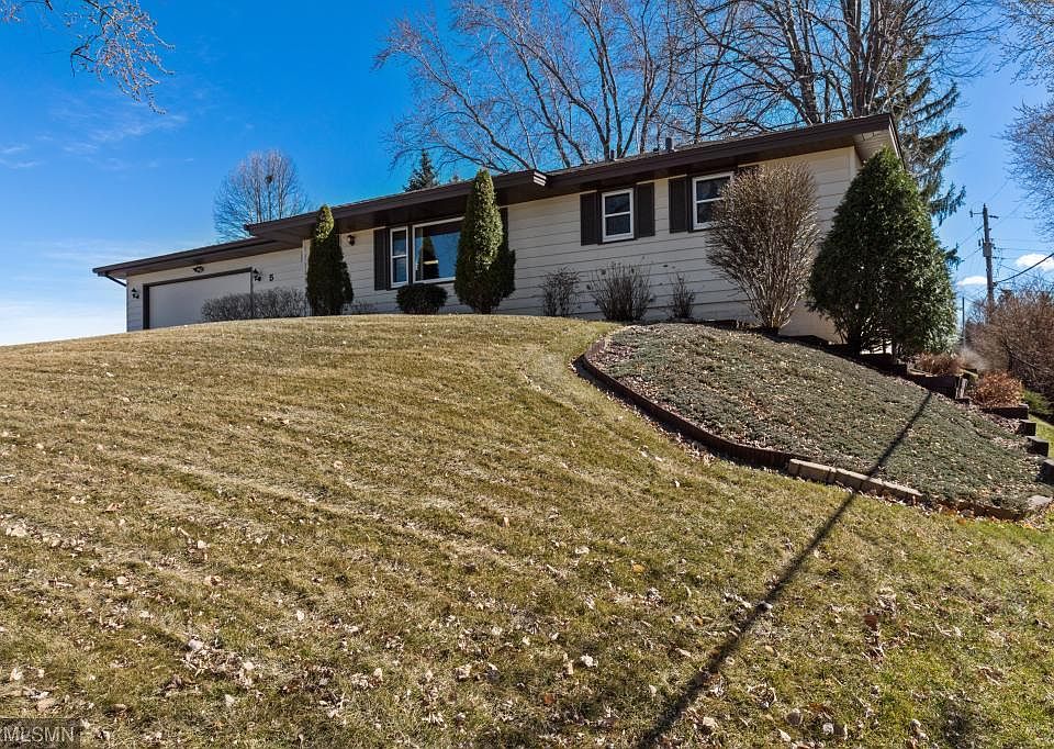 1st image of 5 Harold Dr