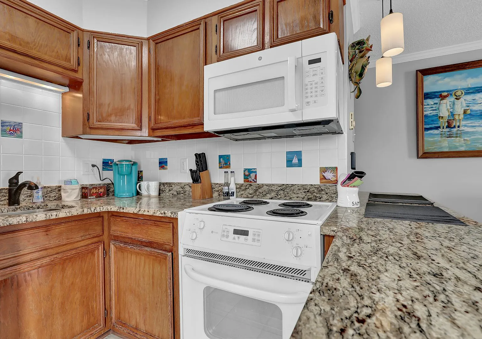 Captain's Quarters Oceanfront Condo - Winter Rental - N. Topsail Beach, NC — Photo 4