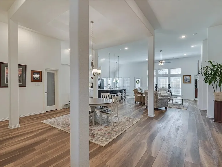 543 Logans Lndg — Photo 6