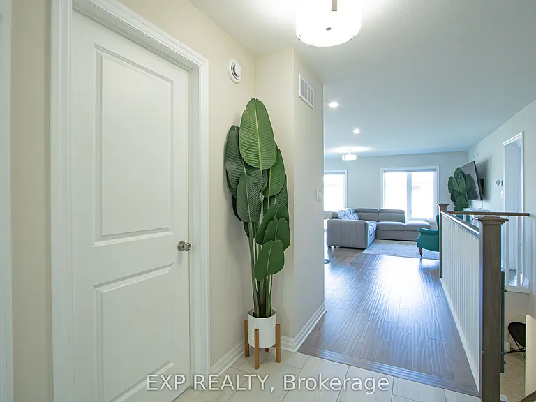 17 Harlequin Ct — Photo 5