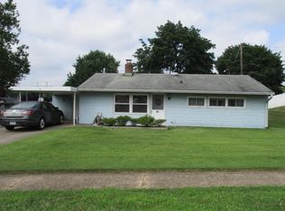 30 Violetwood Dr, Levittown, PA 19057