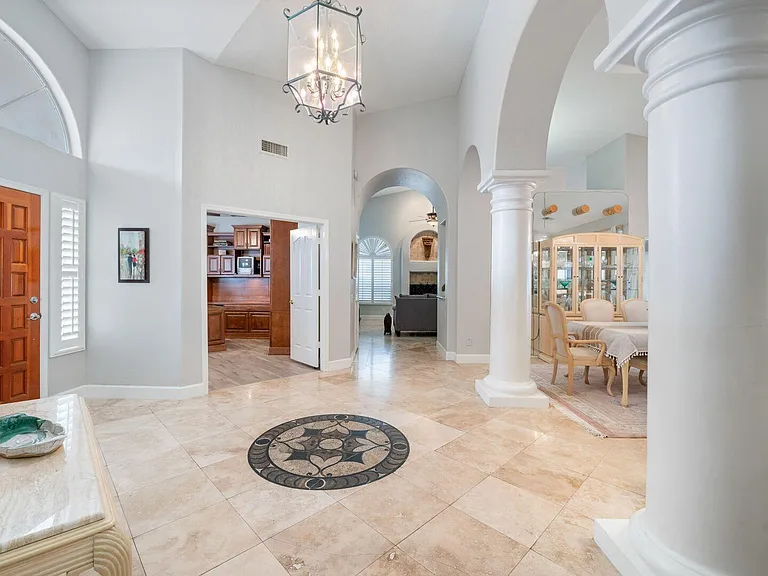 2214 E Beachcomber Dr — Photo 3