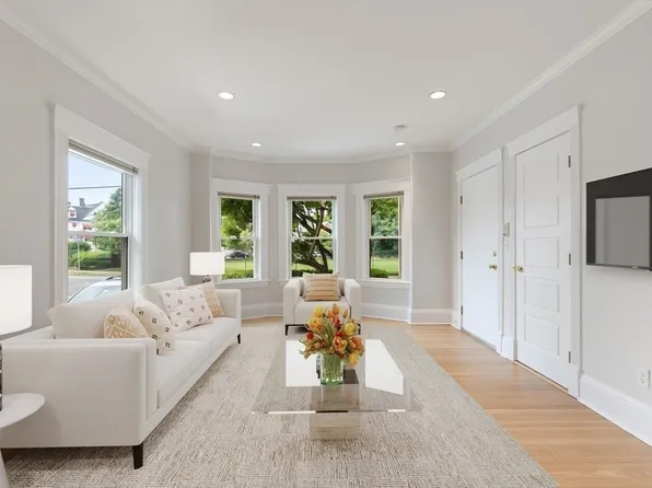 149 College Ave #1, Somerville, MA 02144