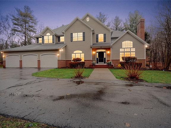 3rd image of 40 Westfield Dr