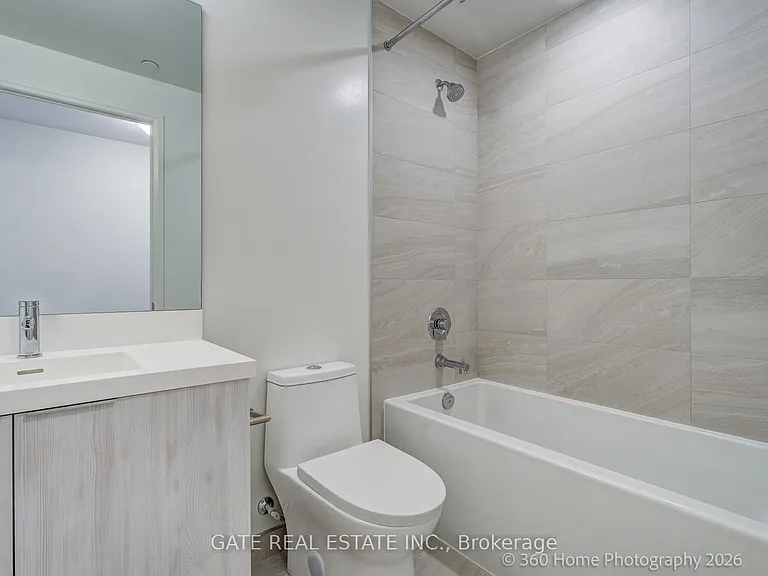 400 King St W #502 — Photo 7