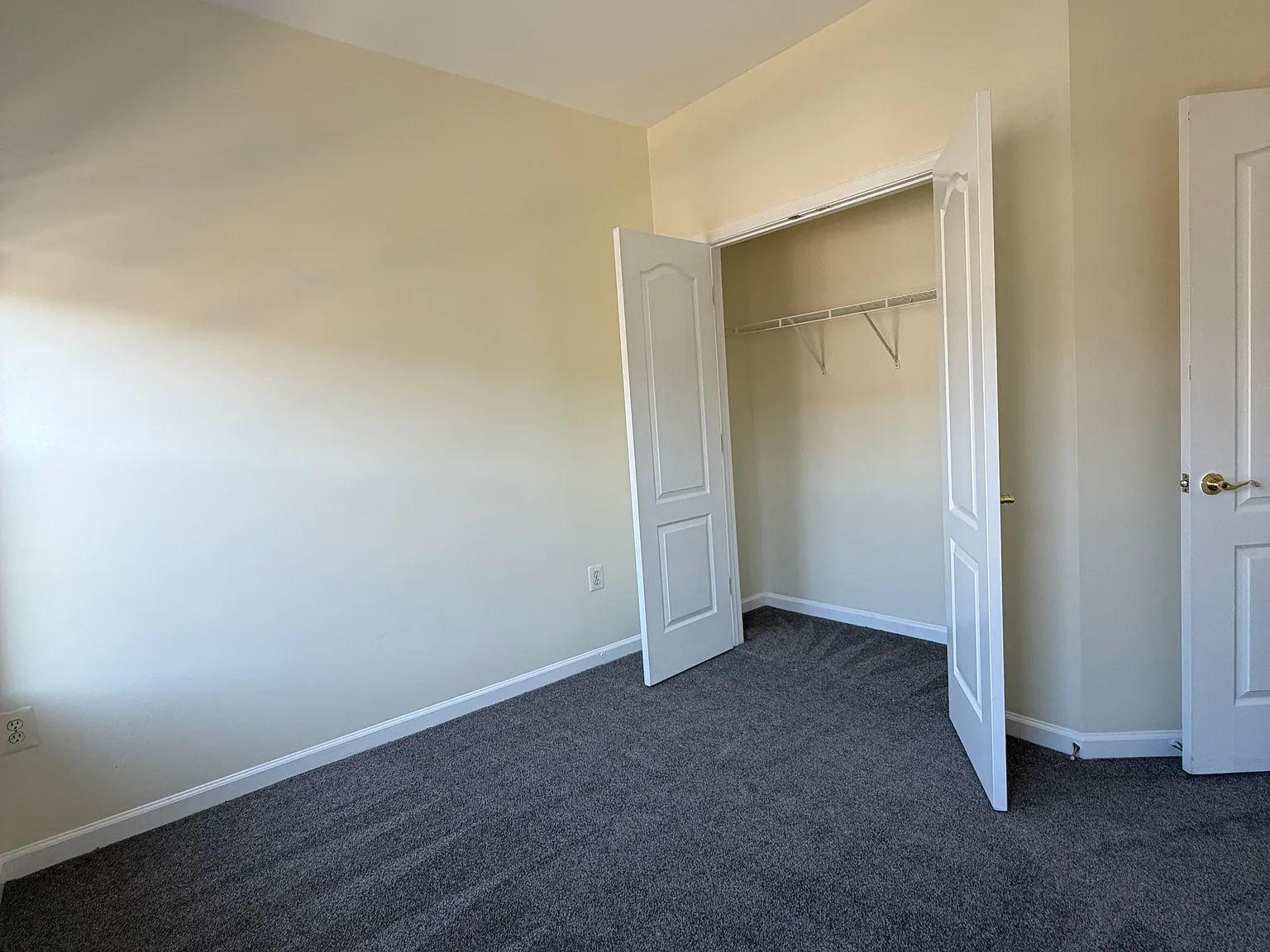 3 bed, 2306 sqft, $3,000 — Photo 4