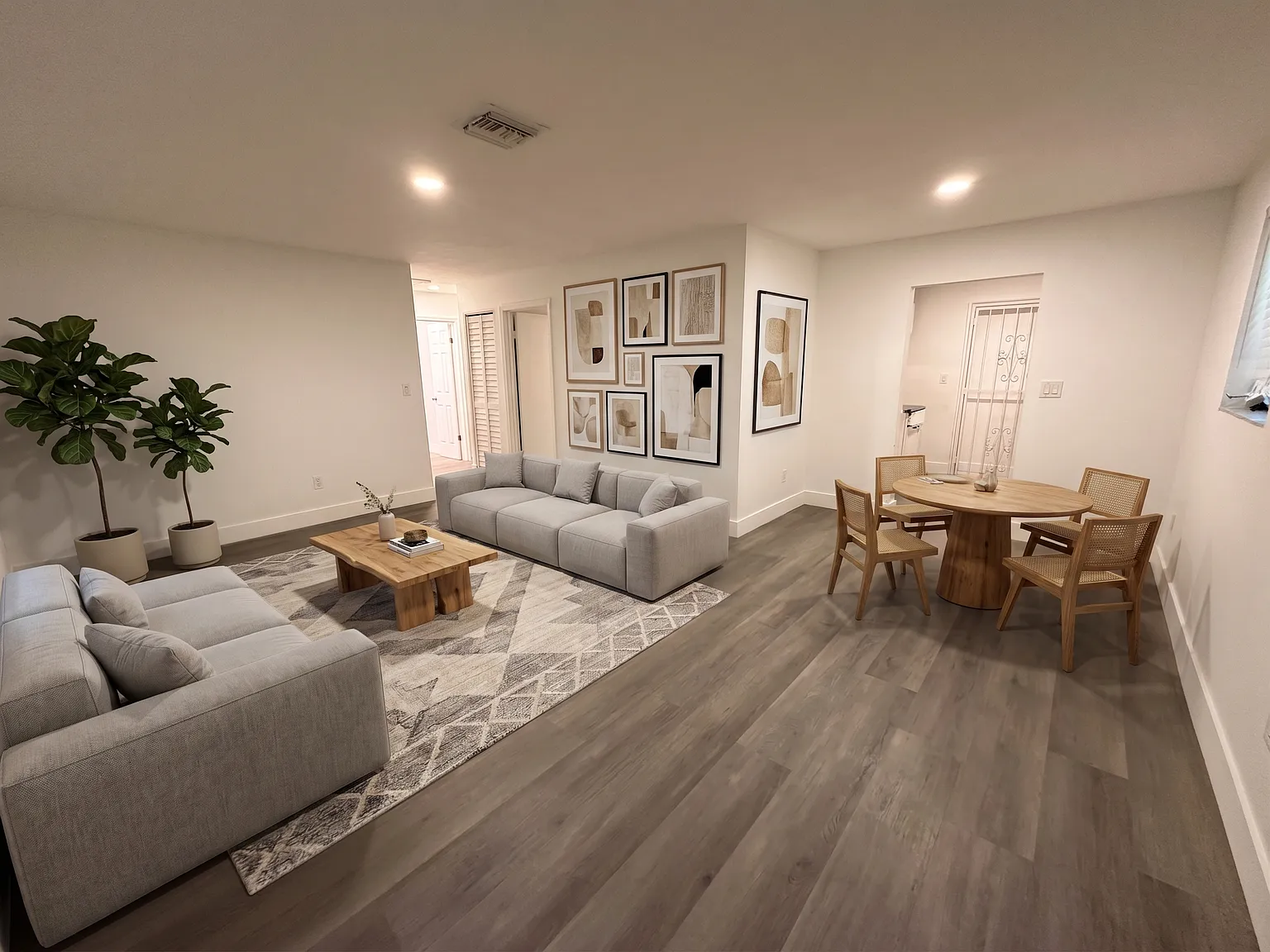 3 bed, 803 sqft, $2,800 — Photo 1