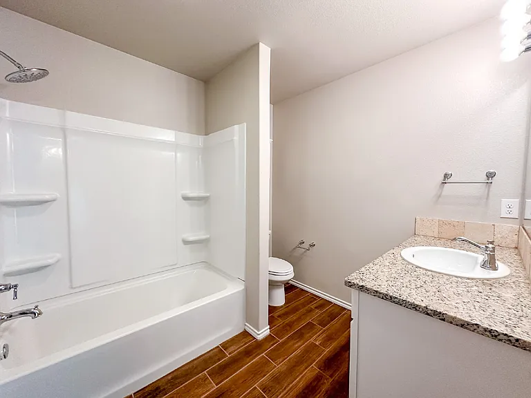 10424 Waverly Ave — Photo 15