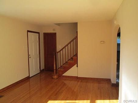 3rd image of 613 Shelby Dr