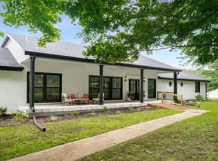 1015 Jump Off Rd, Bon Aqua, TN 37025